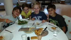 KidsDinner4-19