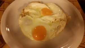 Polenta with fried eggs
